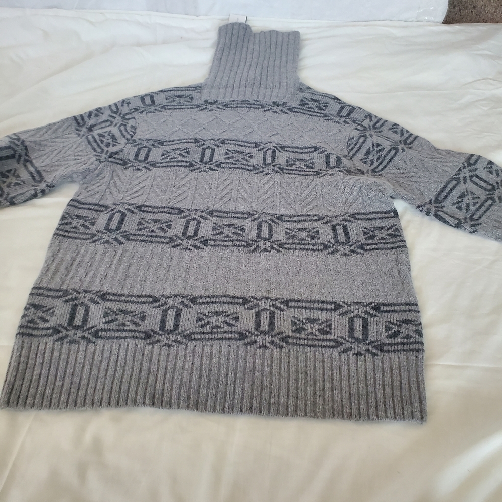 Sweater - Picture 2 of 13